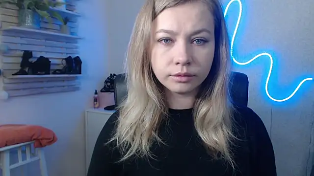 holly xglam online show from 21, 1, 2025