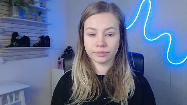 holly xglam online show from 10, 2, 2025