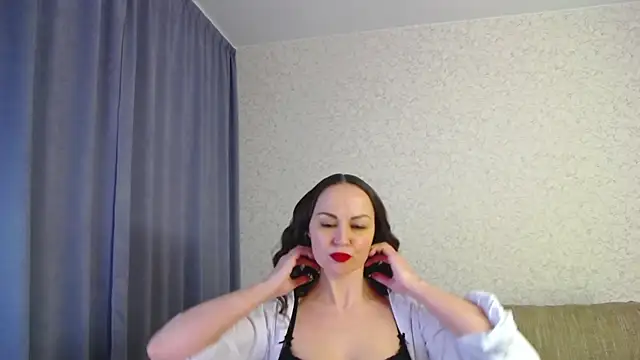 Amanda Goodwin  online show from 8, 2, 2025