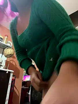 Snapshot of PurpleHaze17 chatting on 8, 10, 2025 PurpleHaze17 online show from 8, 10, 2025