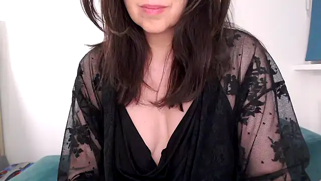 Ella Next Door online show from 16, 4, 2026