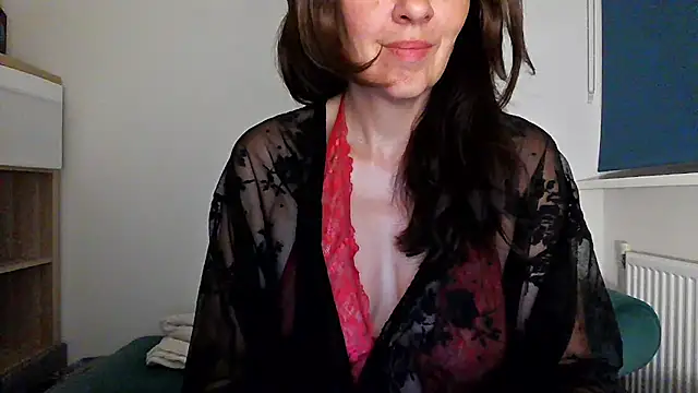 Snapshot of Ella_Next_Door chatting on 16, 7, 2026 Ella Next Door online show from 16, 7, 2026