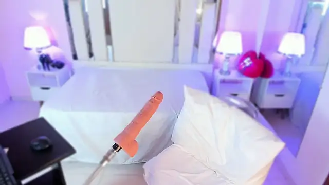 Miliaangeles online show from 3, 11, 2025