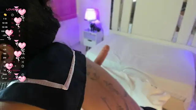 Miliaangeles online show from 8, 11, 2025