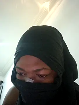 Snapshot of longD157 chatting on 27, 10, 2025 longD157 online show from 27, 10, 2025