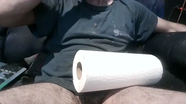 Snapshot of robeaulieu02 chatting on 19, 12, 2024 robeaulieu02 online show from 19, 12, 2024