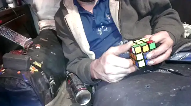 Snapshot of robeaulieu02 chatting on 5, 1, 2025 robeaulieu02 online show from 5, 1, 2025