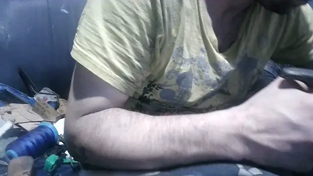 Snapshot of robeaulieu02 chatting on 21, 1, 2025 robeaulieu02 online show from 21, 1, 2025