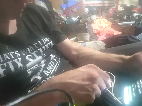 Snapshot of robeaulieu02 chatting on 20, 9, 2025 robeaulieu02 online show from 20, 9, 2025