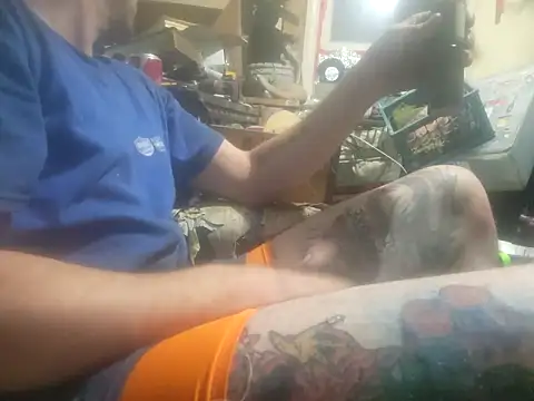 Snapshot of robeaulieu02 chatting on 19, 10, 2025 robeaulieu02 online show from 19, 10, 2025