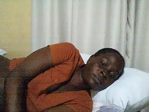 Snapshot of ara_bella chatting on 11, 10, 2025 ara bella online show from 11, 10, 2025