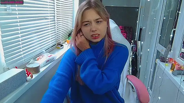 Olivka Grr online show from 14, 12, 2024