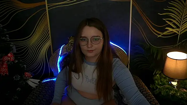 MagicPeachh  online show from 1, 1, 2025