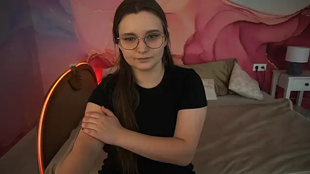 MagicPeachh  online show from 22, 9, 2025