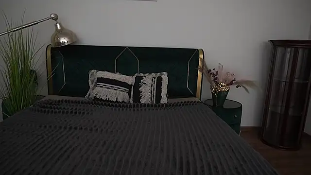 MagicPeachh  online show from 1, 6, 2026