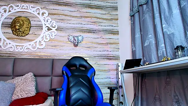 Snapshot of Bella_salvatore chatting on 4, 10, 2025 Bella salvatore online show from 4, 10, 2025