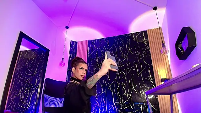 Bella salvatore online show from 6, 2, 2026