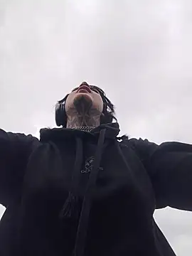 taaylor33 online show from 19, 4, 2026