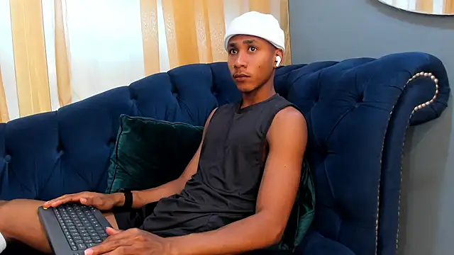 Snapshot of Ethan_Fox11 chatting on 20, 1, 2025 Ethan Fox11 online show from 20, 1, 2025