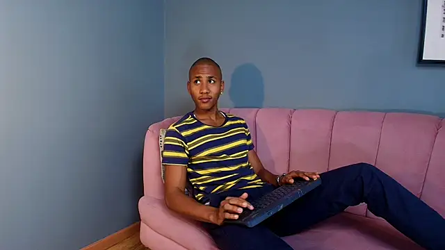 Snapshot of Ethan_Fox11 chatting on 10, 3, 2025 Ethan Fox11 online show from 10, 3, 2025