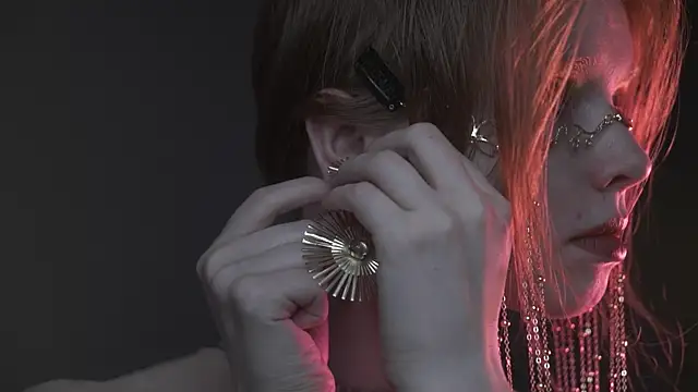 ginger hugs online show from 22, 12, 2025