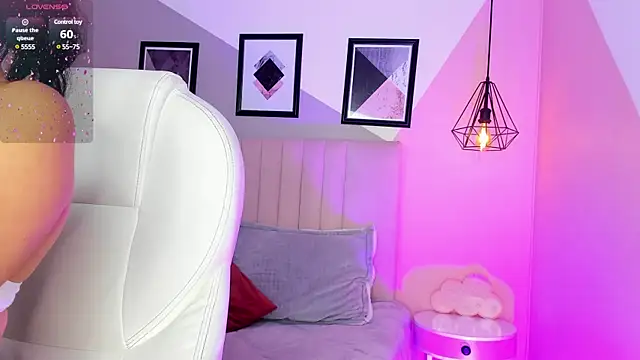 Chloe fischer  online show from 7, 2, 2025