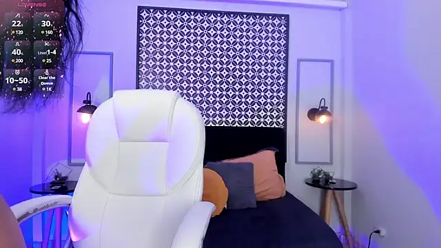 Chloe fischer  online show from 9, 2, 2025