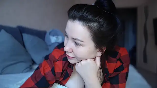 Snapshot of AlexaCruze chatting on 28, 2, 2025 AlexaCruze online show from 28, 2, 2025