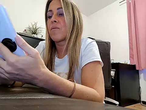 sweethotmilf888 online show from 18, 3, 2025