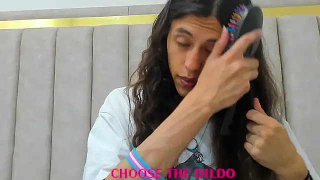 FreyaMoller online show from 8, 9, 2025