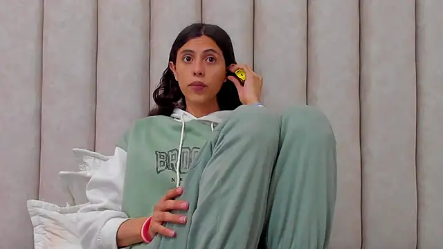 FreyaMoller online show from 23, 10, 2025