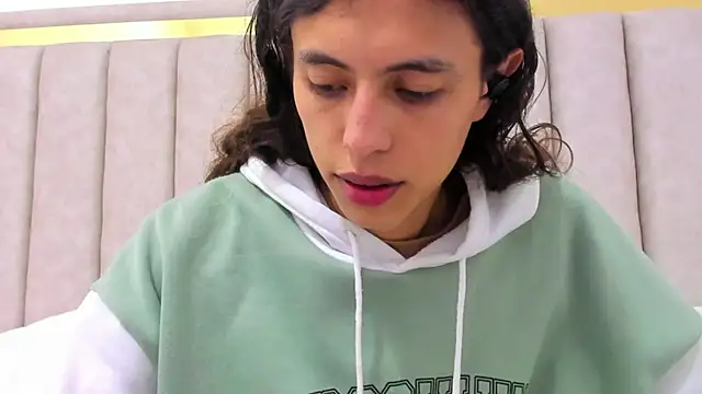 FreyaMoller online show from 12, 3, 2026