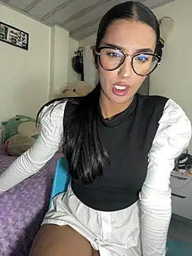 Kimm khalifa online show from 24, 2, 2025