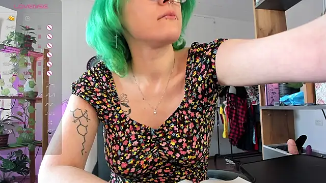 alisahug online show from 5, 3, 2025