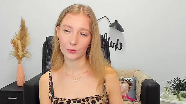 Snapshot of LolaWilsons chatting on 27, 1, 2025 LolaWilsons online show from 27, 1, 2025