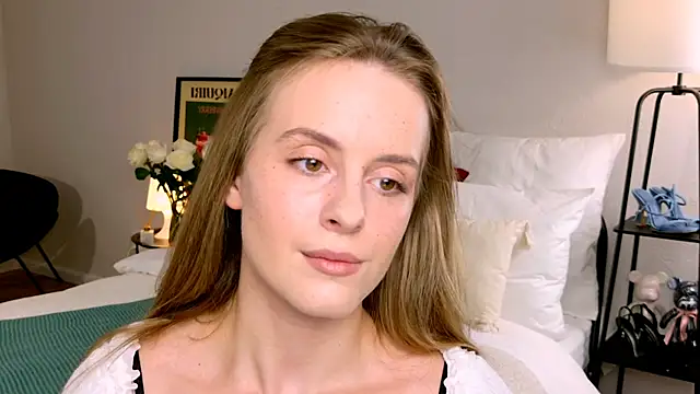 RozzitaBedberry online show from 12, 9, 2025