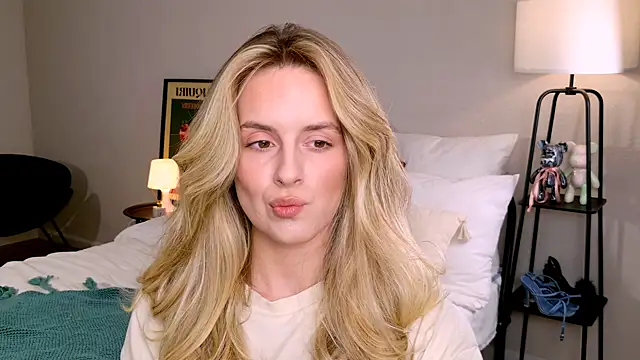 RozzitaBedberry online show from 27, 10, 2025