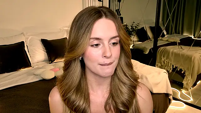 RozzitaBedberry online show from 9, 4, 2026