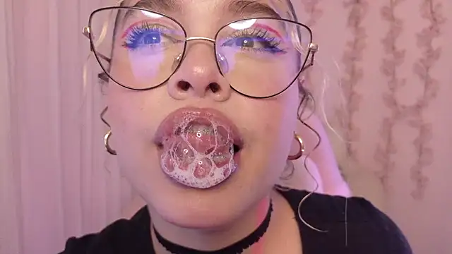 Haelycute online show from 29, 5, 2026