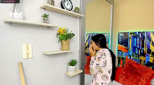 CristalLoren online show from 6, 2, 2025