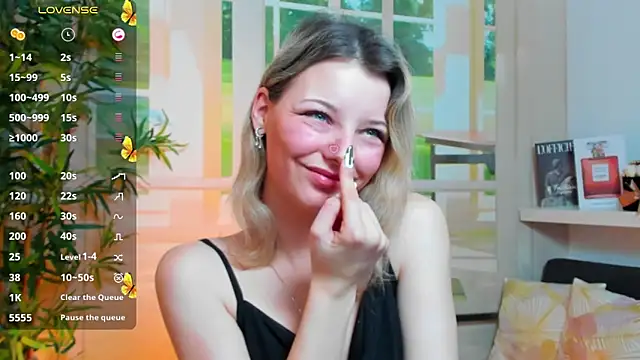 pretty little thing online show from 29, 1, 2025