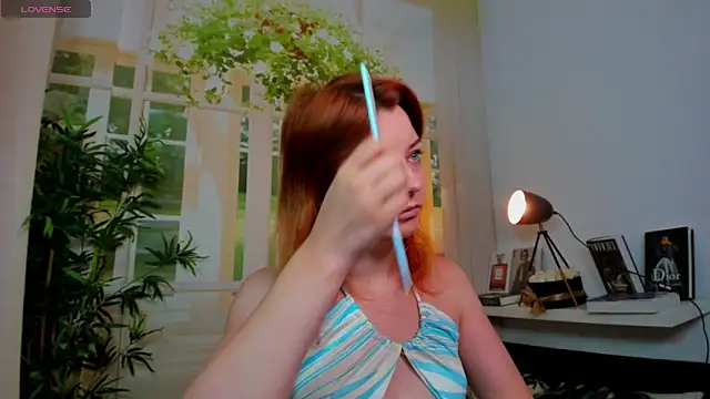 pretty little thing online show from 30, 9, 2025