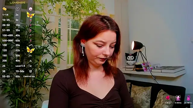 pretty little thing online show from 15, 12, 2025