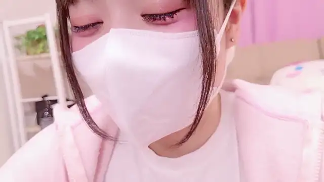 Snapshot of Mia--meow chatting on 28, 10, 2025 Mia--meow online show from 28, 10, 2025