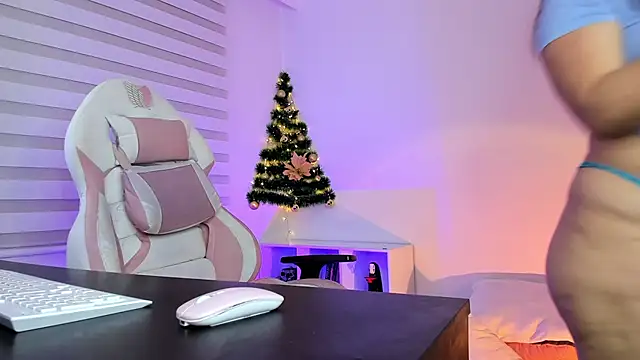 Snapshot of Gaby_Miller22 chatting on 9, 12, 2024 Gaby Miller22 online show from 9, 12, 2024