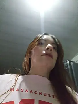 Snapshot of valery_mora chatting on 5, 4, 2026 valery mora online show from 5, 4, 2026