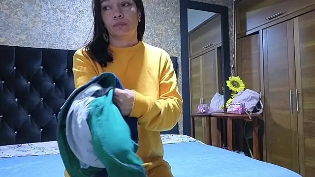 Snapshot of emma_xuee chatting on 13, 10, 2025 emma xuee online show from 13, 10, 2025