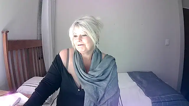 Snapshot of Miahotmilf chatting on 16, 1, 2025 Miahotmilf online show from 16, 1, 2025