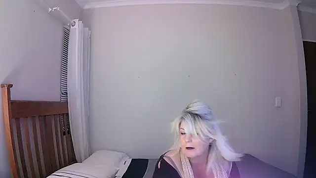 Snapshot of Miahotmilf chatting on 24, 1, 2025 Miahotmilf online show from 24, 1, 2025