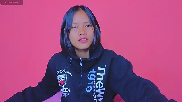 Snapshot of Natsu__ chatting on 11, 12, 2024 Natsu online show from 11, 12, 2024